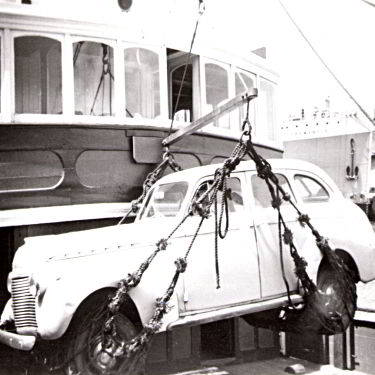 Unloading a car at Brooke St Pier