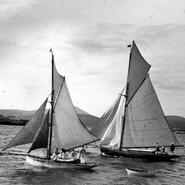 The Volant winning the first Ocean Race in 1898